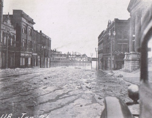 0 block of Main St during 1937 Flood