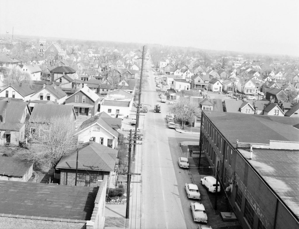 Heidelbach Ave c1950. At right is the Evansville Warehouse Co. St Paul Lutheran is in the distant left